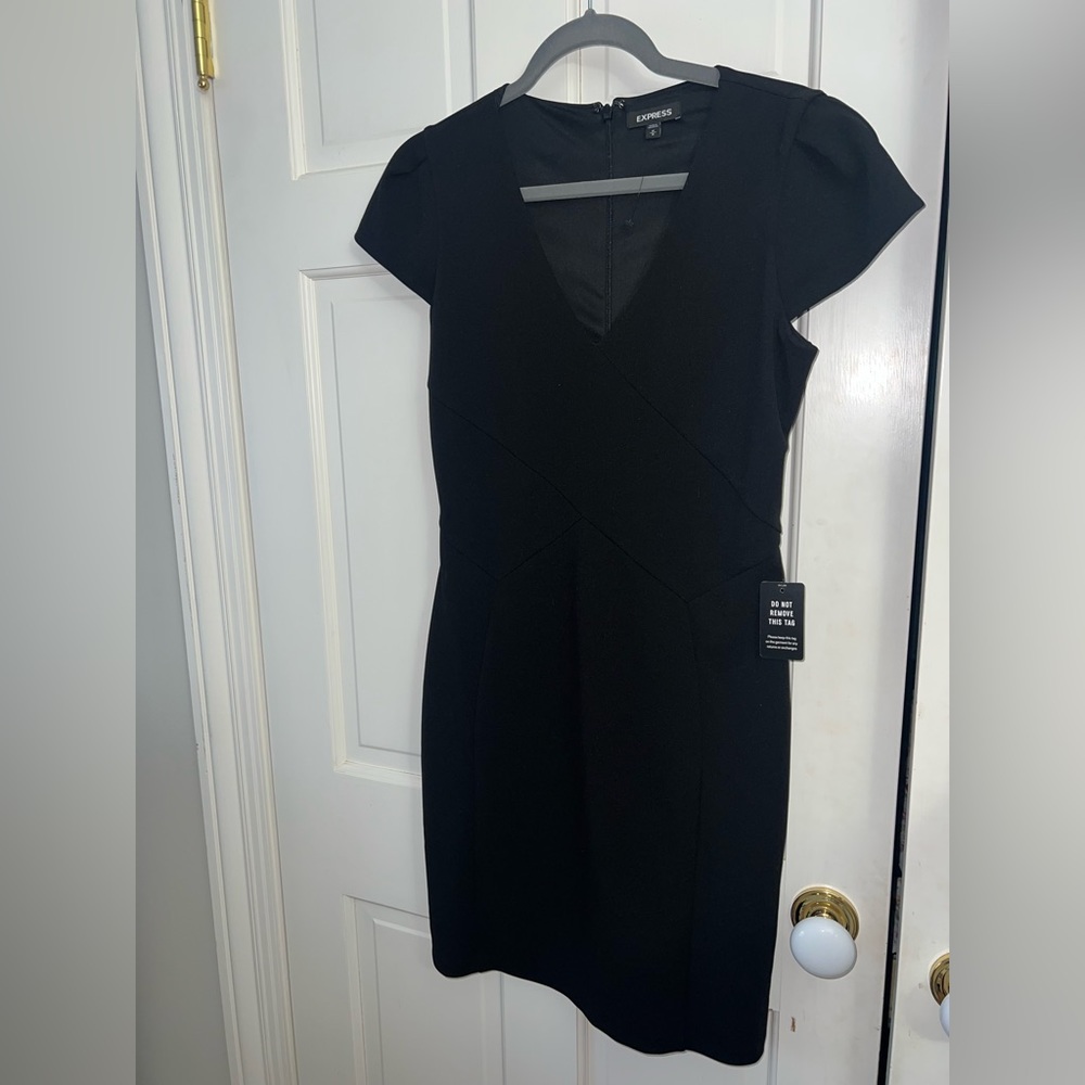 Express black sheath dress, size M, nwt, zipper back